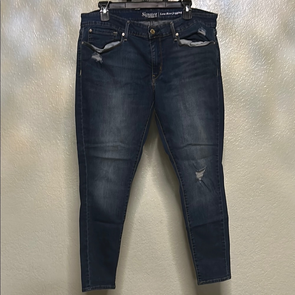 Signature by Levi Strauss Women's Dark Blue Skinny Jeans